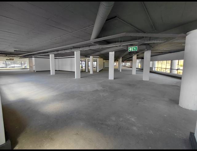 3,689M² OFFICE TO LET IN VORNA VALLEY